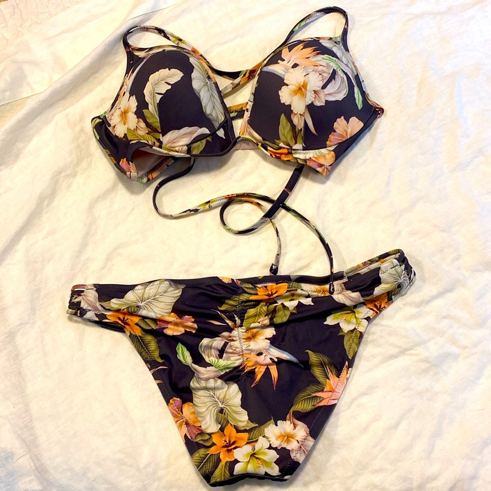 Two piece bikini. 36C Brown & pink with tropical flowers (peach, green & crème).